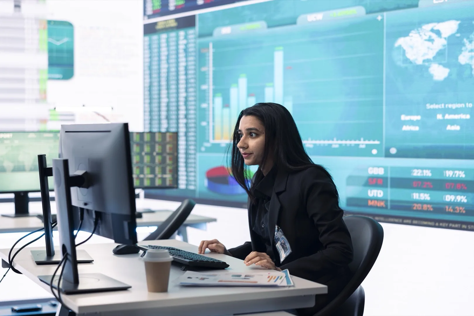 How to Choose the Right BI Tool for Your Logistics Team